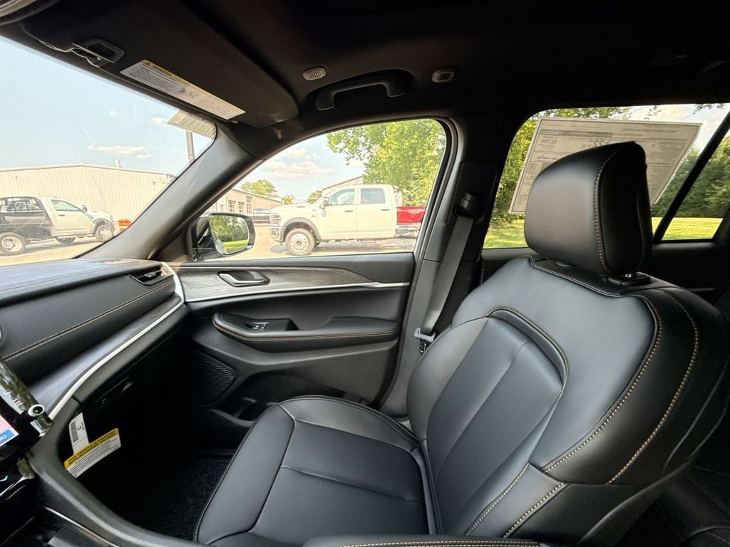 New 2026 Jeep Grand Cherokee - photo - 31