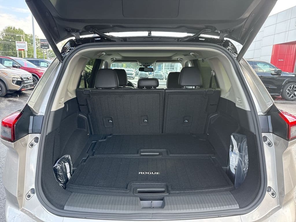 New 2026 Nissan Rogue Platinum - photo - 16
