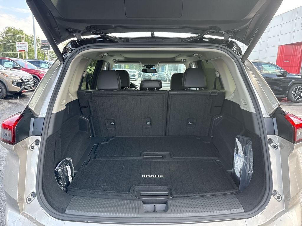 New 2026 Nissan Rogue Platinum - photo - 16