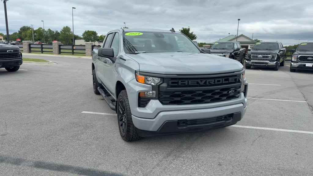Pre-Owned 2024 Chevrolet Silverado 1500 Custom - photo - 8