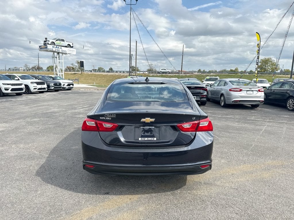 Pre-Owned 2023 Chevrolet Malibu LT - photo - 17