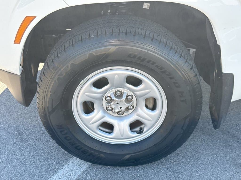 Pre-Owned 2024 Nissan Frontier S - photo - 9