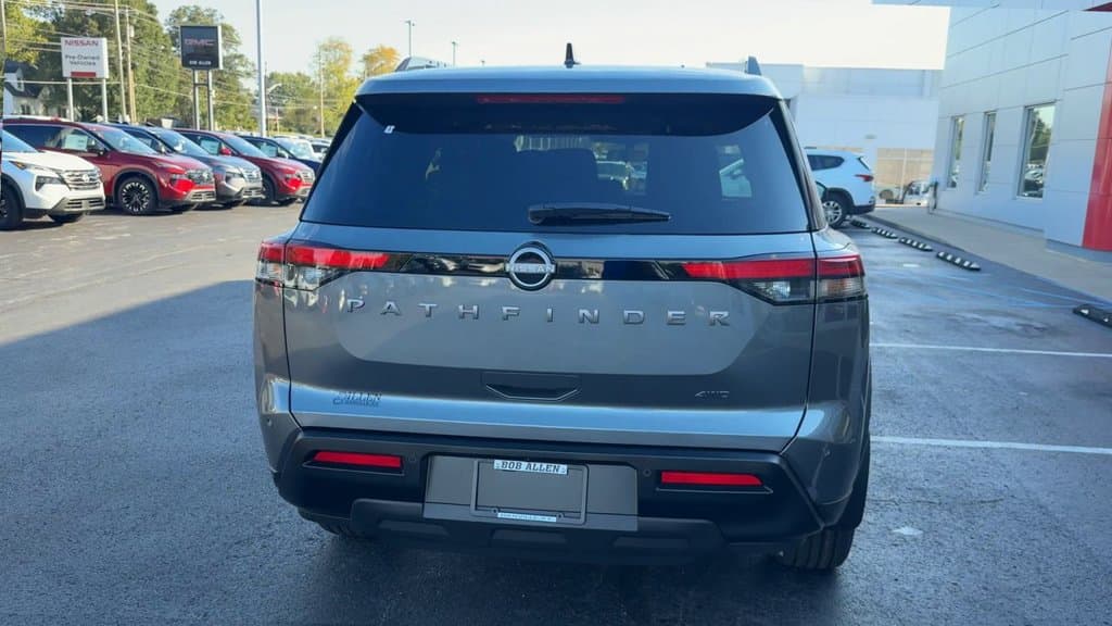 New 2026 Nissan Pathfinder SV - photo - 5