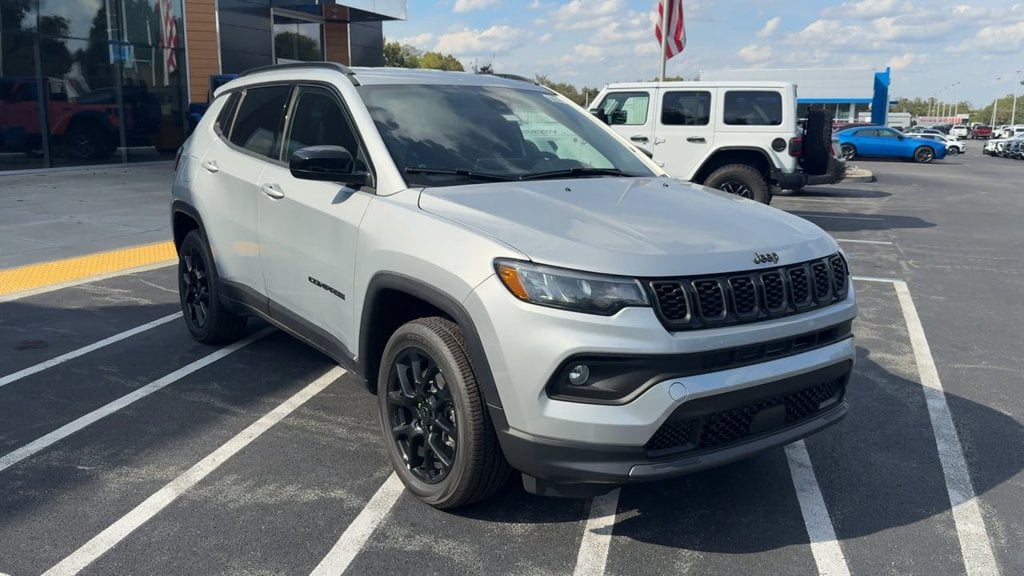 New 2026 Jeep Compass Latitude - photo - 8