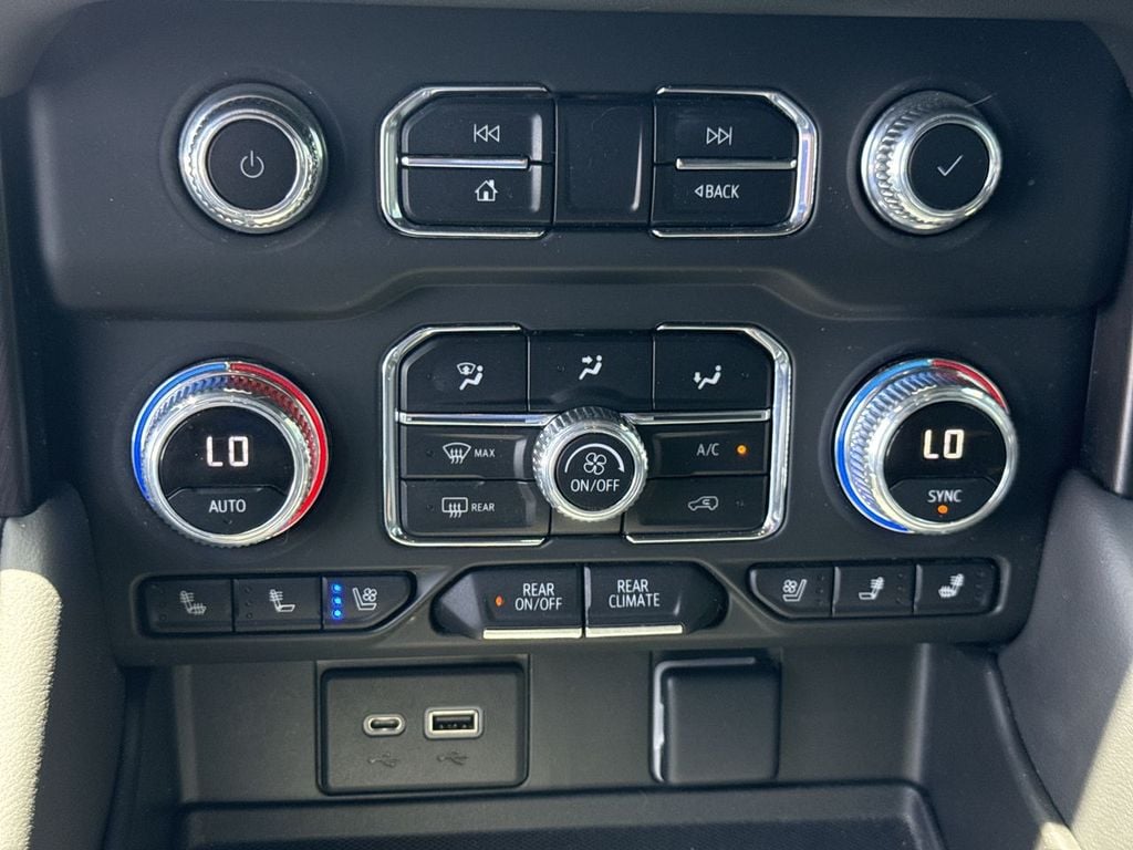 Pre-Owned 2022 GMC Yukon AT4 - photo - 31