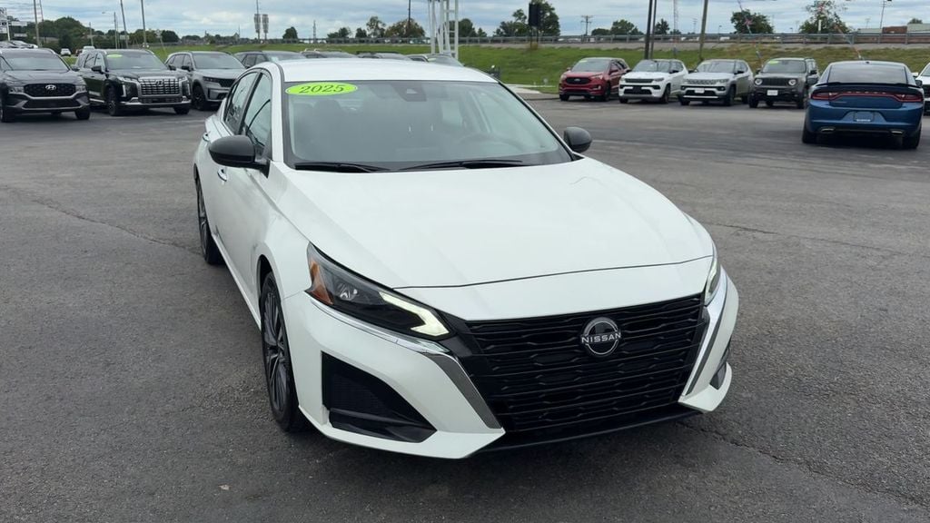 Pre-Owned 2025 Nissan Altima 2.5 SV - photo - 8