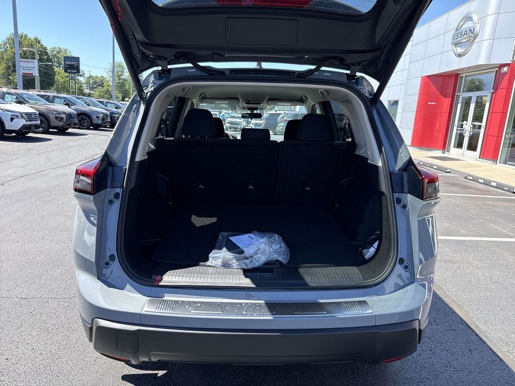 New 2026 Nissan Rogue SV - photo - 16