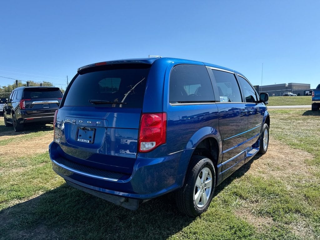 Pre-Owned 2013 Dodge Grand Caravan SE - photo - 4