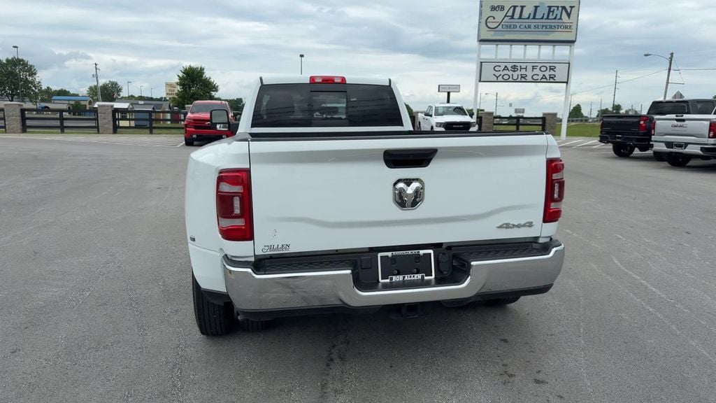 Pre-Owned 2024 Ram 3500 Tradesman - photo - 4