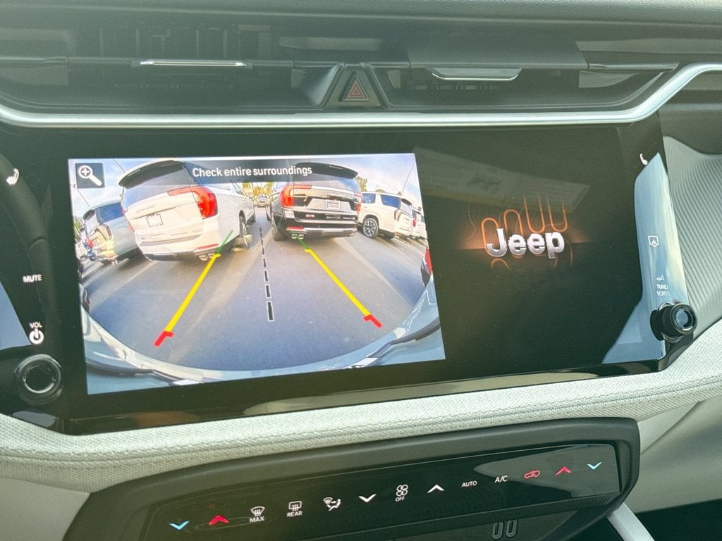 New 2026 Jeep Cherokee Laredo - photo - 27
