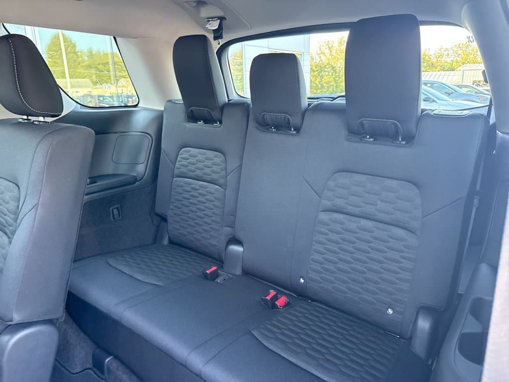 New 2026 Nissan Pathfinder SV - photo - 19