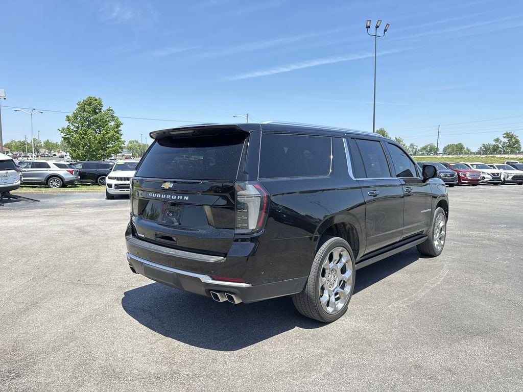 Pre-Owned 2025 Chevrolet Suburban High Country - photo - 12