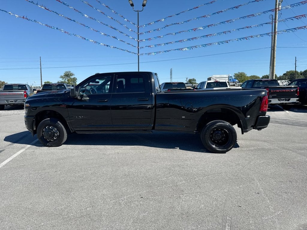 Pre-Owned 2025 Ram 3500 Laramie - photo - 10