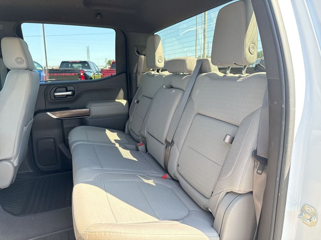 Pre-Owned 2020 Chevrolet Silverado 1500 RST - photo - 10