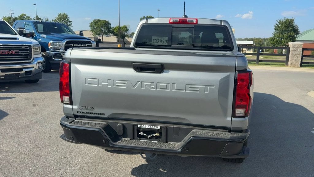 Pre-Owned 2026 Chevrolet Colorado Work Truck - photo - 5