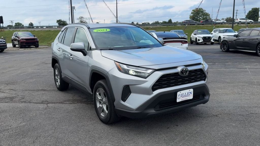 Pre-Owned 2024 Toyota RAV4 XLE - photo - 8