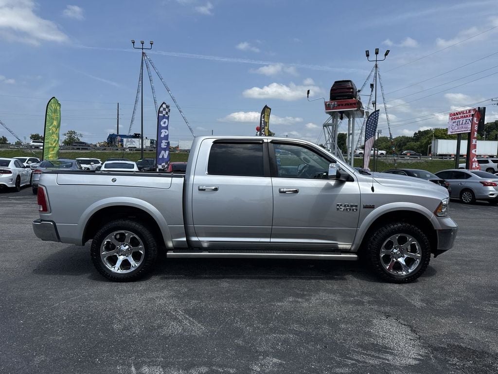 Pre-Owned 2017 Ram 1500 Laramie - photo - 5