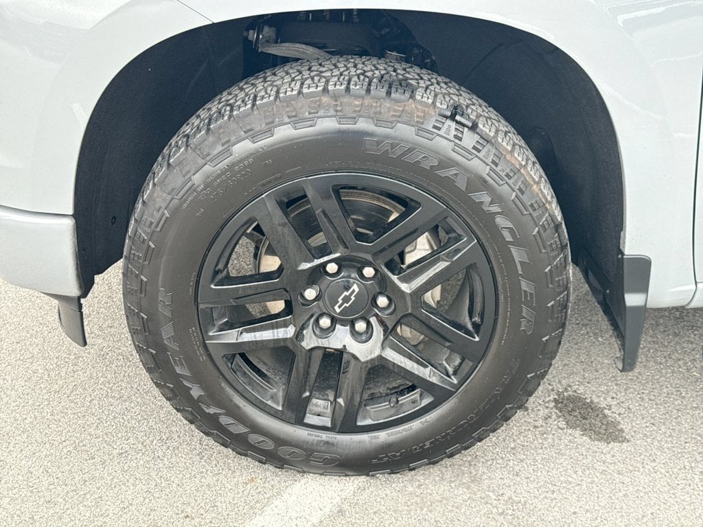 Pre-Owned 2024 Chevrolet Silverado 1500 Custom - photo - 9