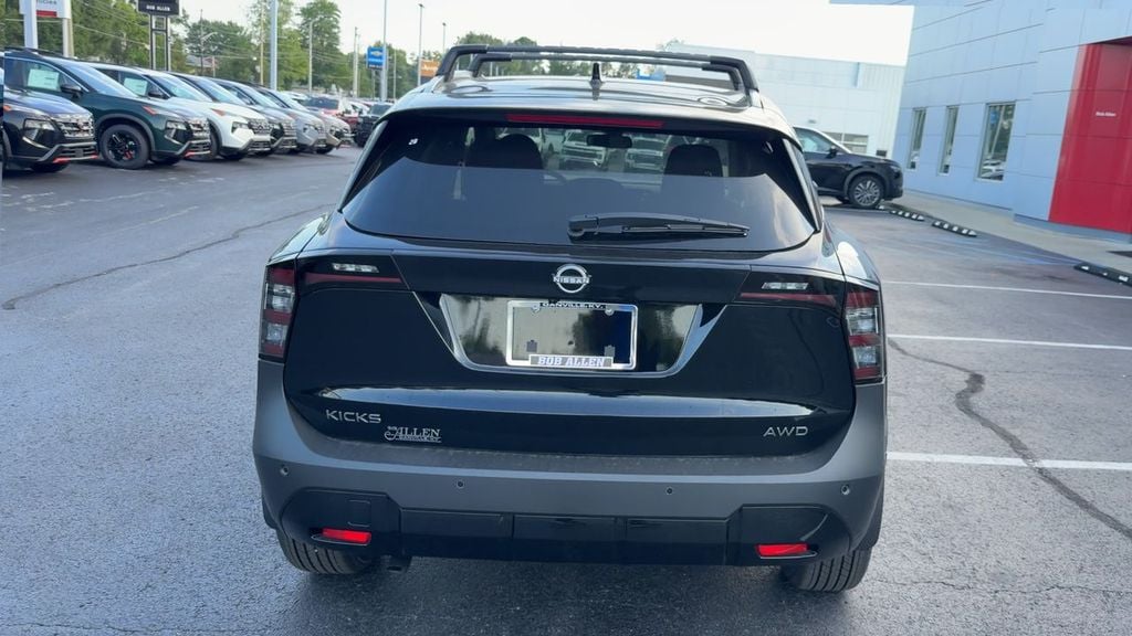 New 2026 Nissan Kicks SV - photo - 5