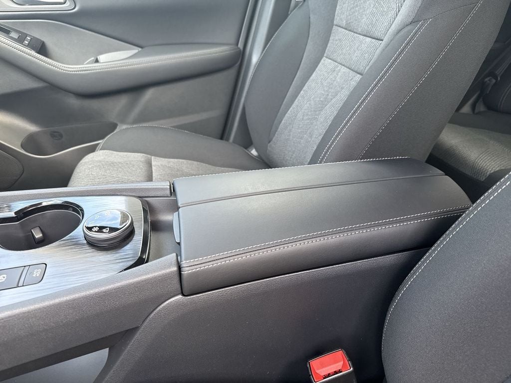 New 2026 Nissan Rogue SV - photo - 25