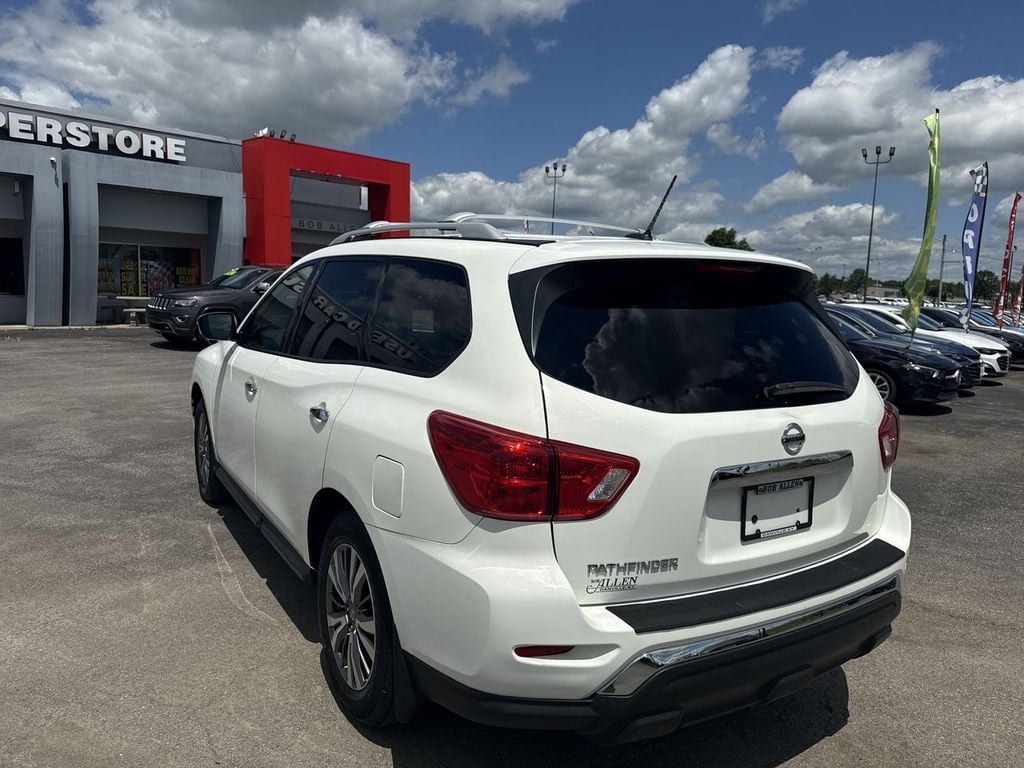 Pre-Owned 2018 Nissan Pathfinder S - photo - 11