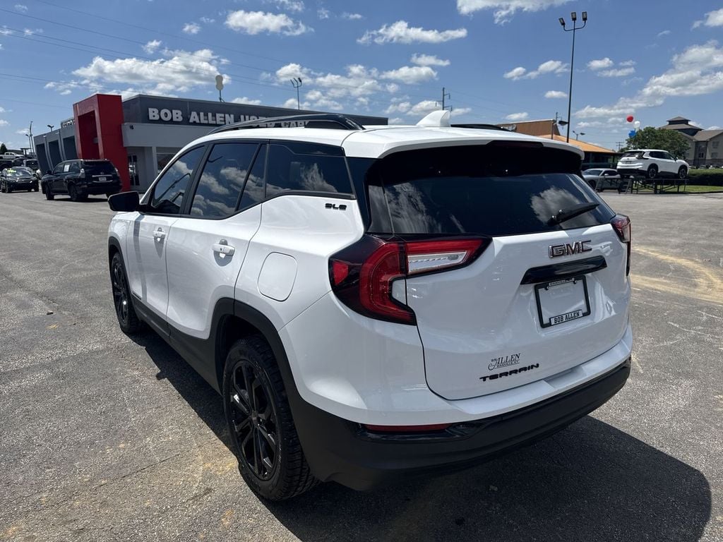 Pre-Owned 2022 GMC Terrain SLE - photo - 11