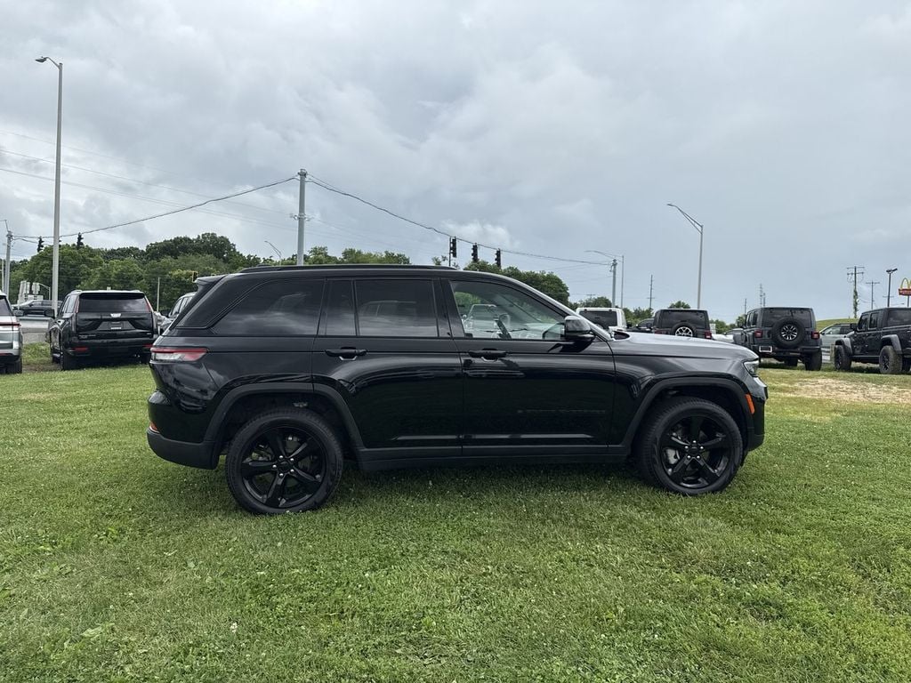 Pre-Owned 2025 Jeep Grand Cherokee Limited - photo - 13