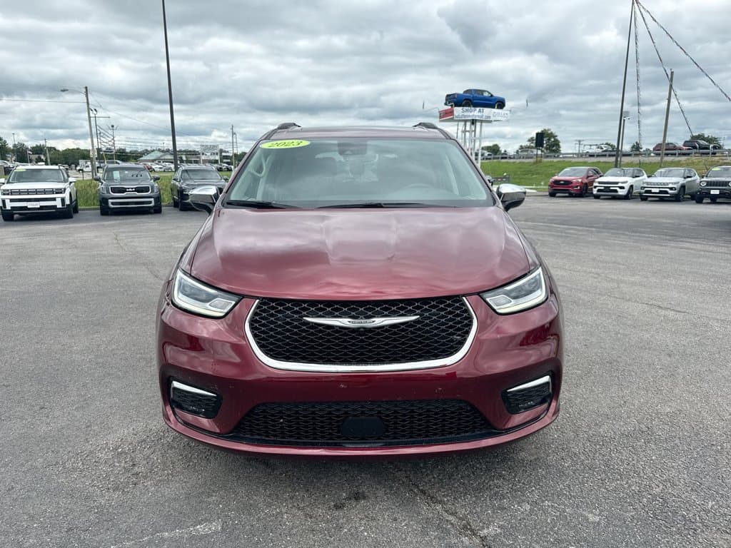 Pre-Owned 2023 Chrysler Pacifica Limited - photo - 15