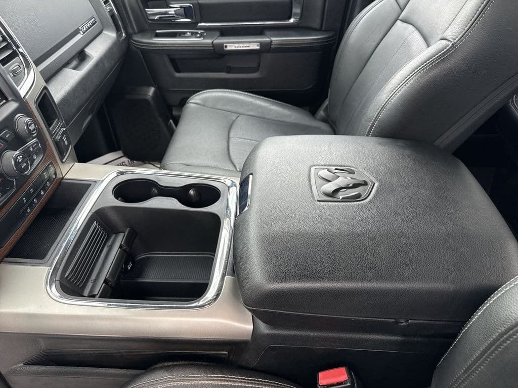 Pre-Owned 2018 Ram 1500 Laramie - photo - 16