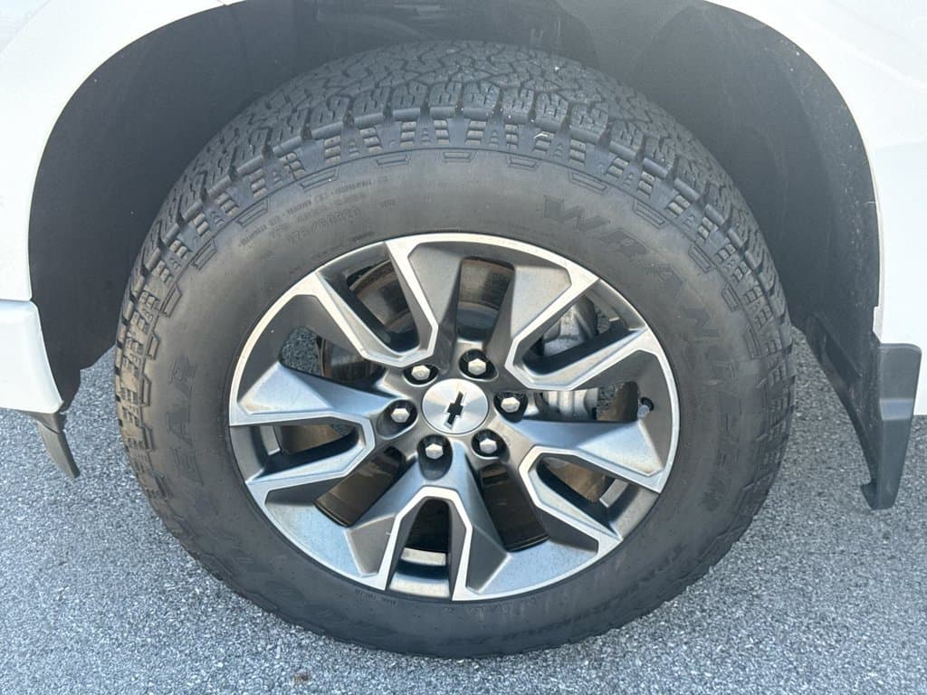 Pre-Owned 2023 Chevrolet Silverado 1500 RST - photo - 9