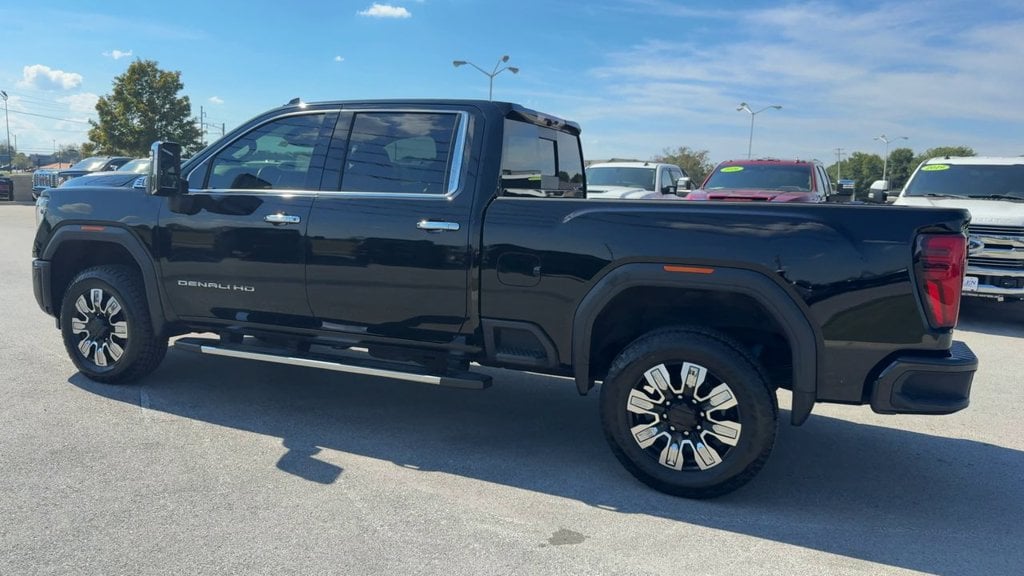 Pre-Owned 2024 GMC Sierra 2500HD Denali - photo - 3