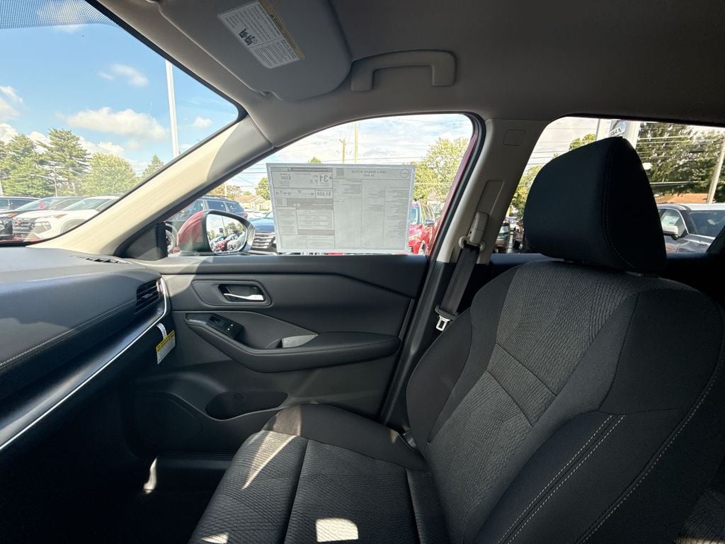 New 2026 Nissan Rogue SV - photo - 30