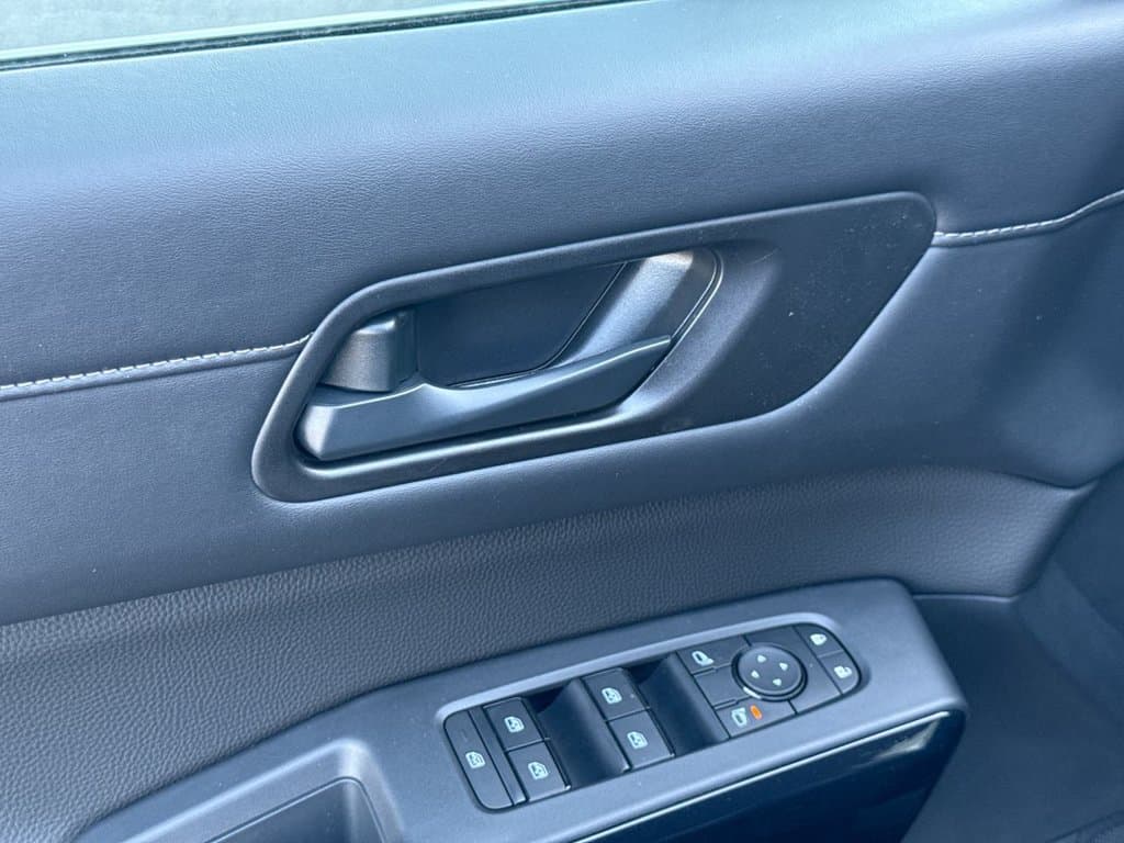 New 2026 Nissan Pathfinder SV - photo - 21