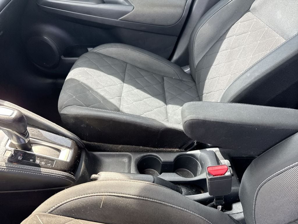 Pre-Owned 2019 Nissan Kicks S - photo - 16