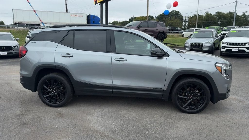 Pre-Owned 2024 GMC Terrain SLT - photo - 7