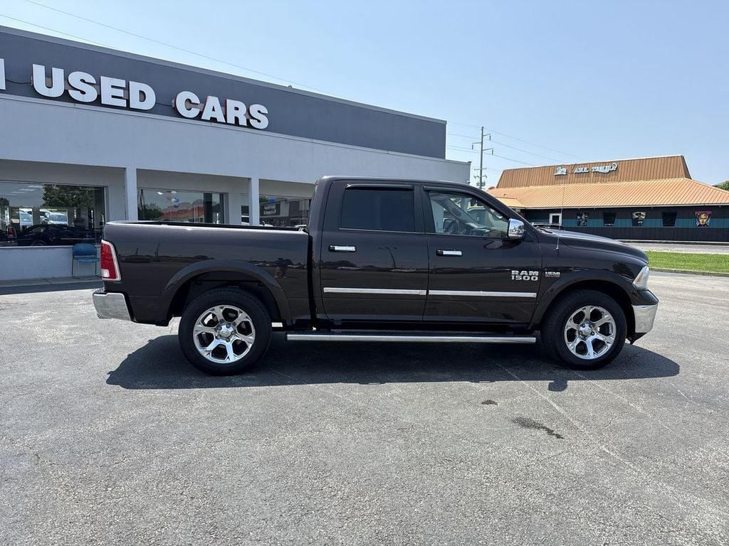 Pre-Owned 2016 Ram 1500 Laramie - photo - 5
