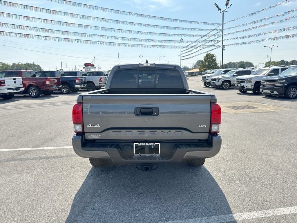 Pre-Owned 2022 Toyota Tacoma SR - photo - 9