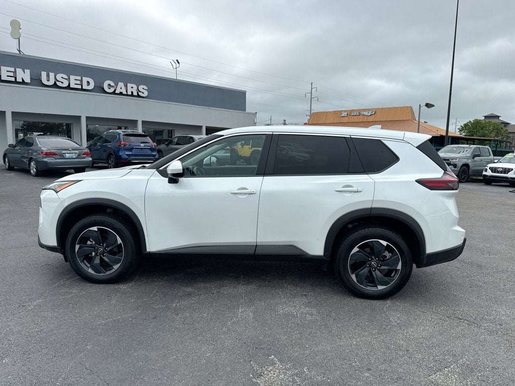 Pre-Owned 2024 Nissan Rogue SV - photo - 10