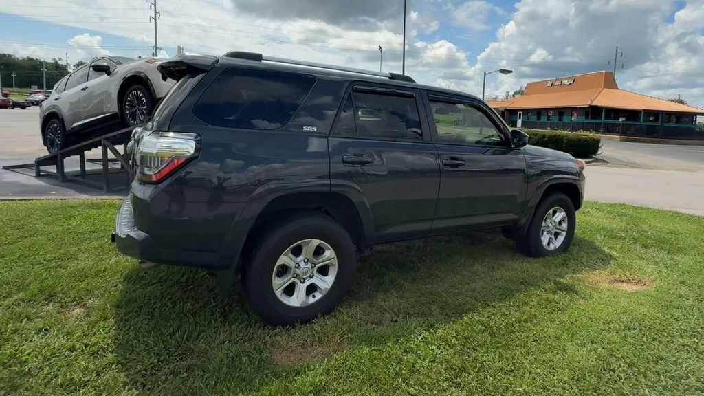 Pre-Owned 2024 Toyota 4Runner SR5 - photo - 6
