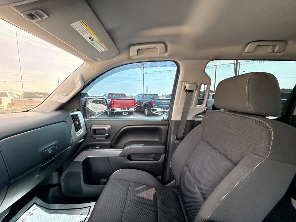 Pre-Owned 2015 Chevrolet Silverado 1500 LT - photo - 21