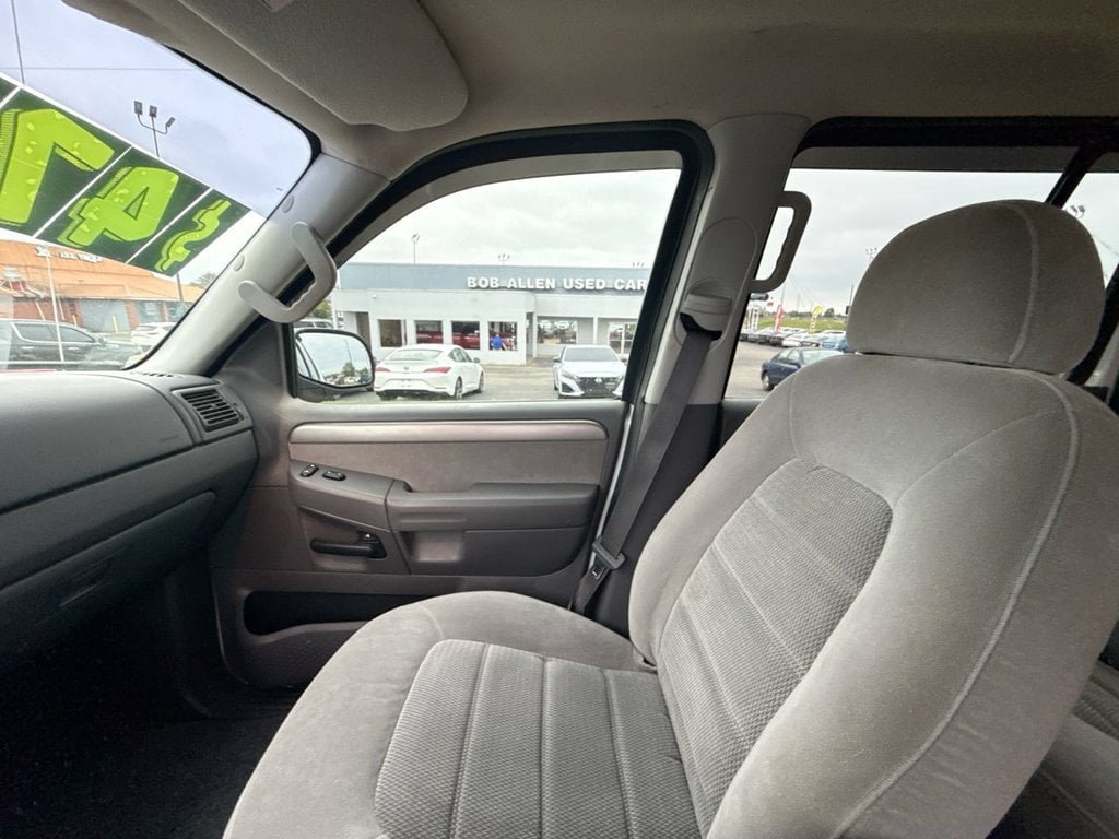 Pre-Owned 2004 Ford Explorer XLT - photo - 20
