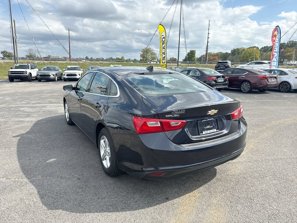 Pre-Owned 2023 Chevrolet Malibu LT - photo - 11