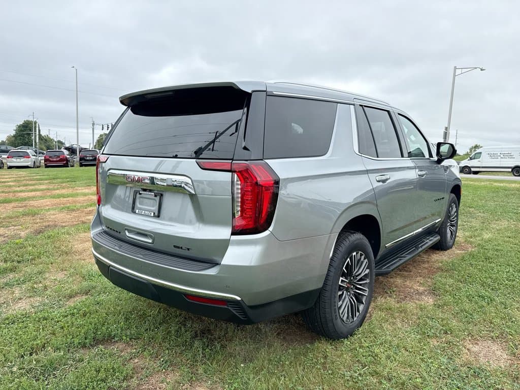 Pre-Owned 2024 GMC Yukon SLT - photo - 12