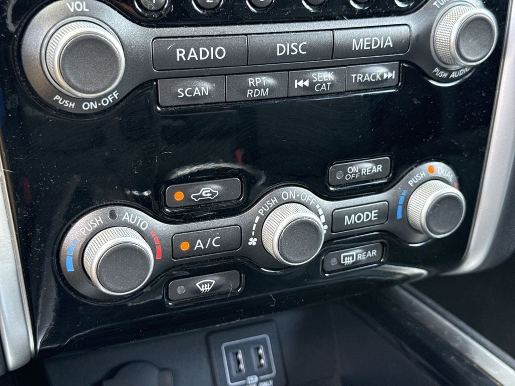 Pre-Owned 2018 Nissan Pathfinder S - photo - 29
