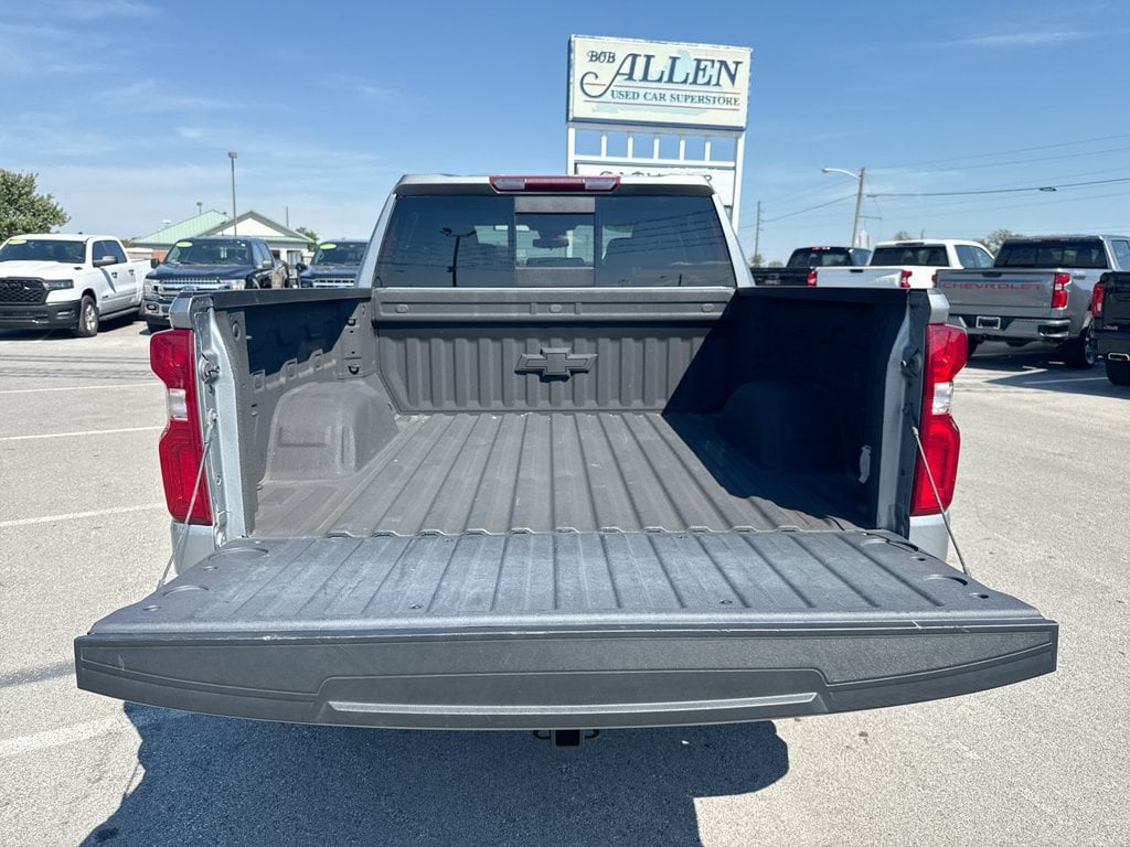 Pre-Owned 2024 Chevrolet Silverado 1500 RST - photo - 16