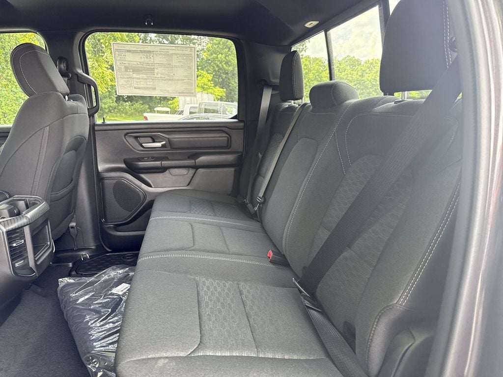 New 2026 Ram 1500 Express - photo - 18