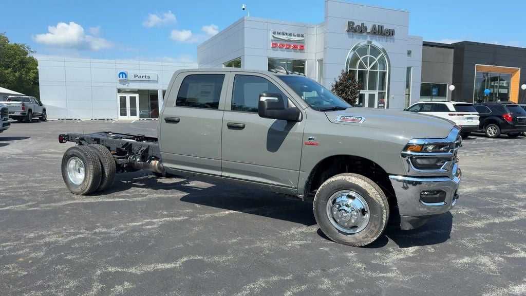 New 2026 Ram 3500 Tradesman - photo - 7