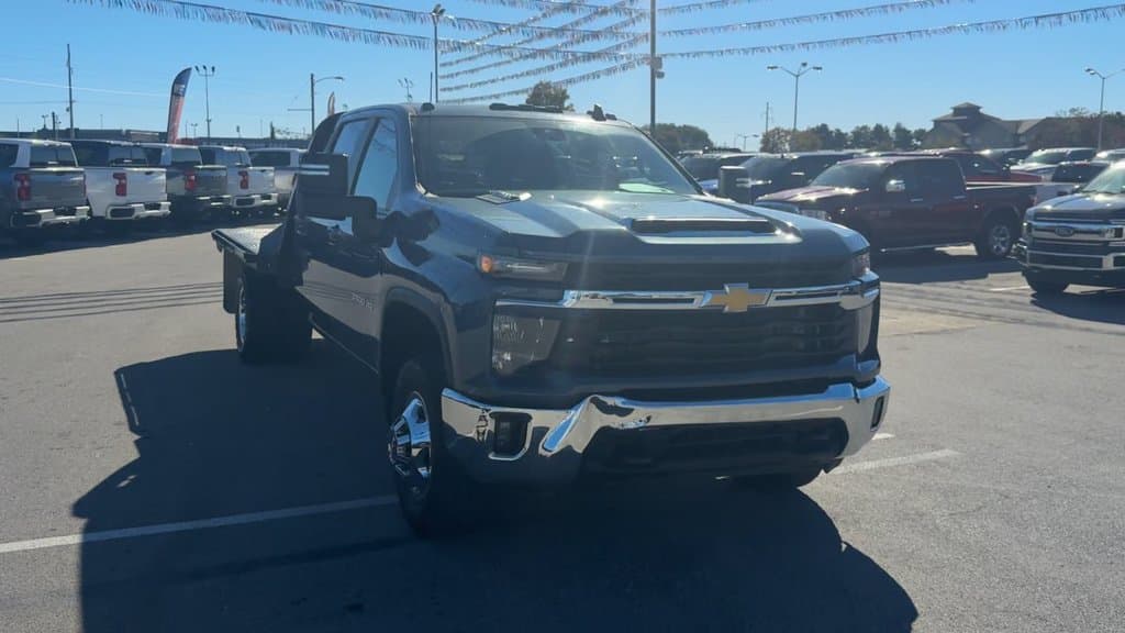 Pre-Owned 2025 Chevrolet Silverado 3500HD LT - photo - 8