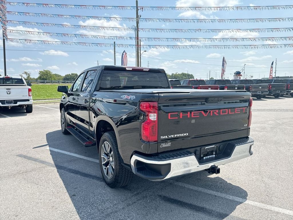 Pre-Owned 2025 Chevrolet Silverado 1500 LT - photo - 11