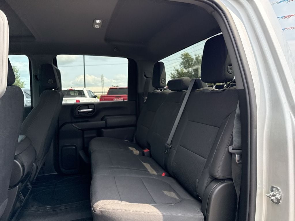 Pre-Owned 2022 Chevrolet Silverado 2500HD Custom - photo - 18